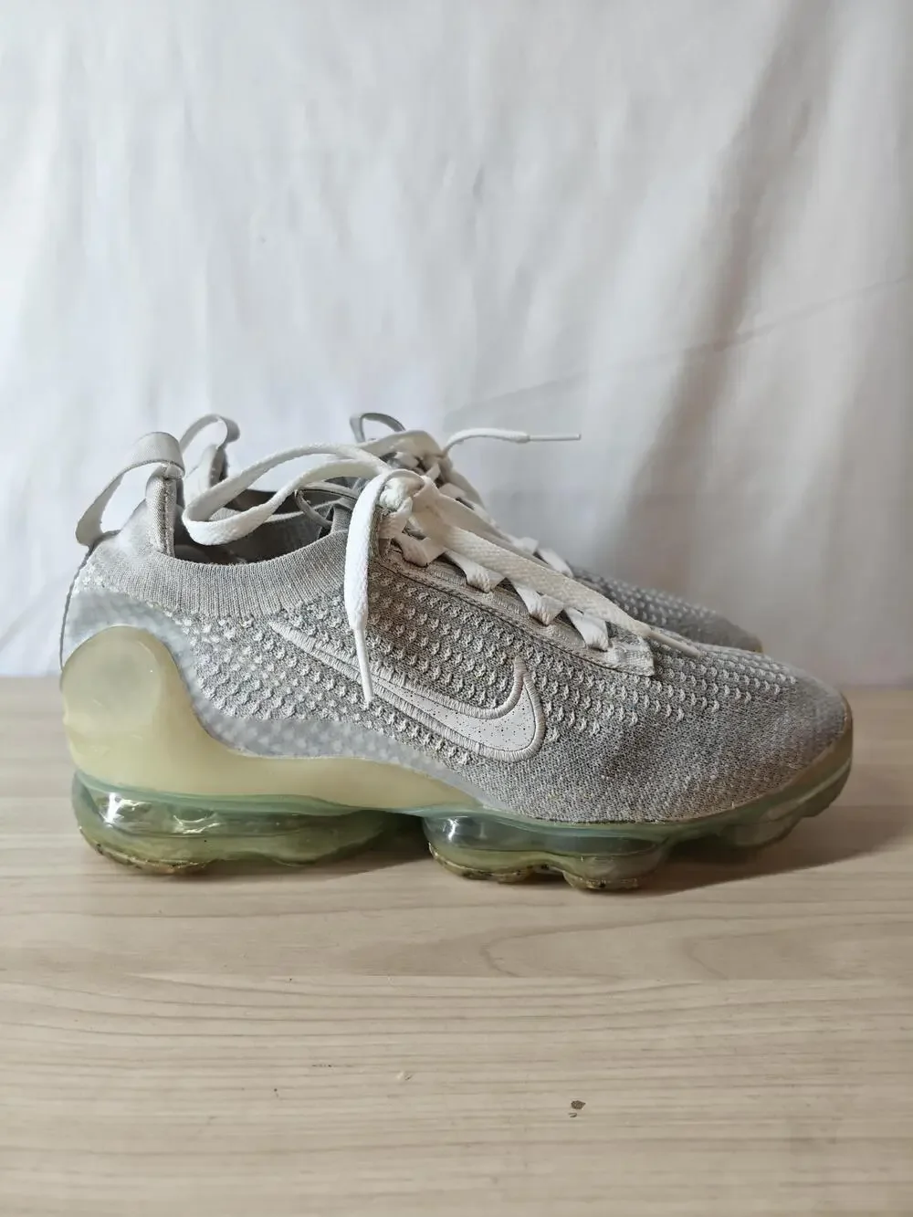 Nike Air VaporMax 2021 Flyknit Shoes Mens Size 7 Gray White Running Comfort